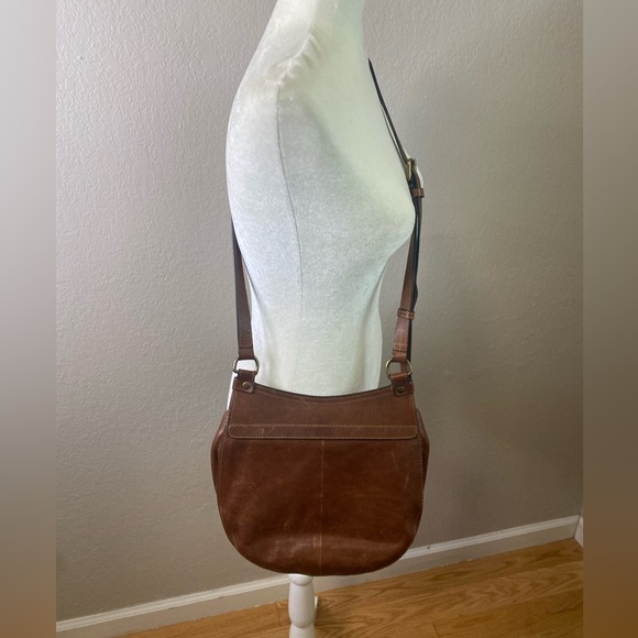 Frye Lucy leather crossbody saddle style bag - Picture 4 of 11